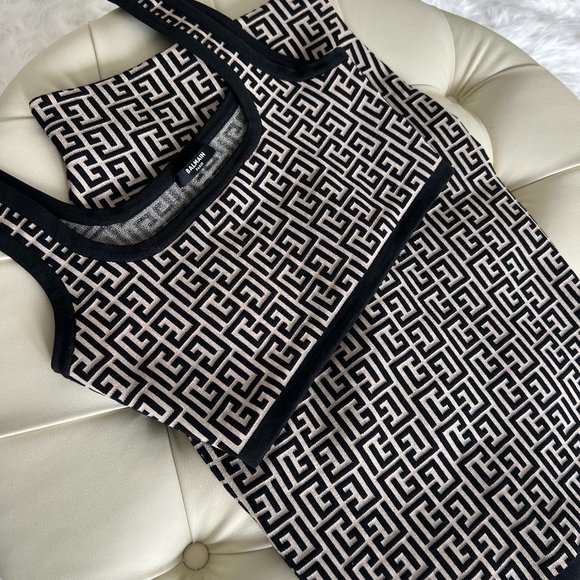 Cropped Bicolor Jacquard Sports Bra Top With Balmain Monogram - 36 - Picture 4 of 8